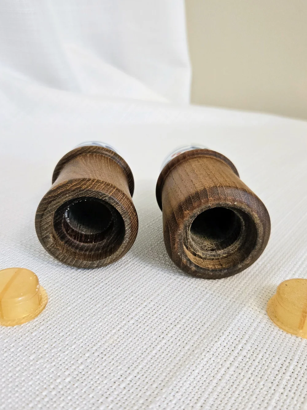 Vtg Dansk Salt & Pepper Shaker Set Blue White Teak Wood Scroll Floral 4